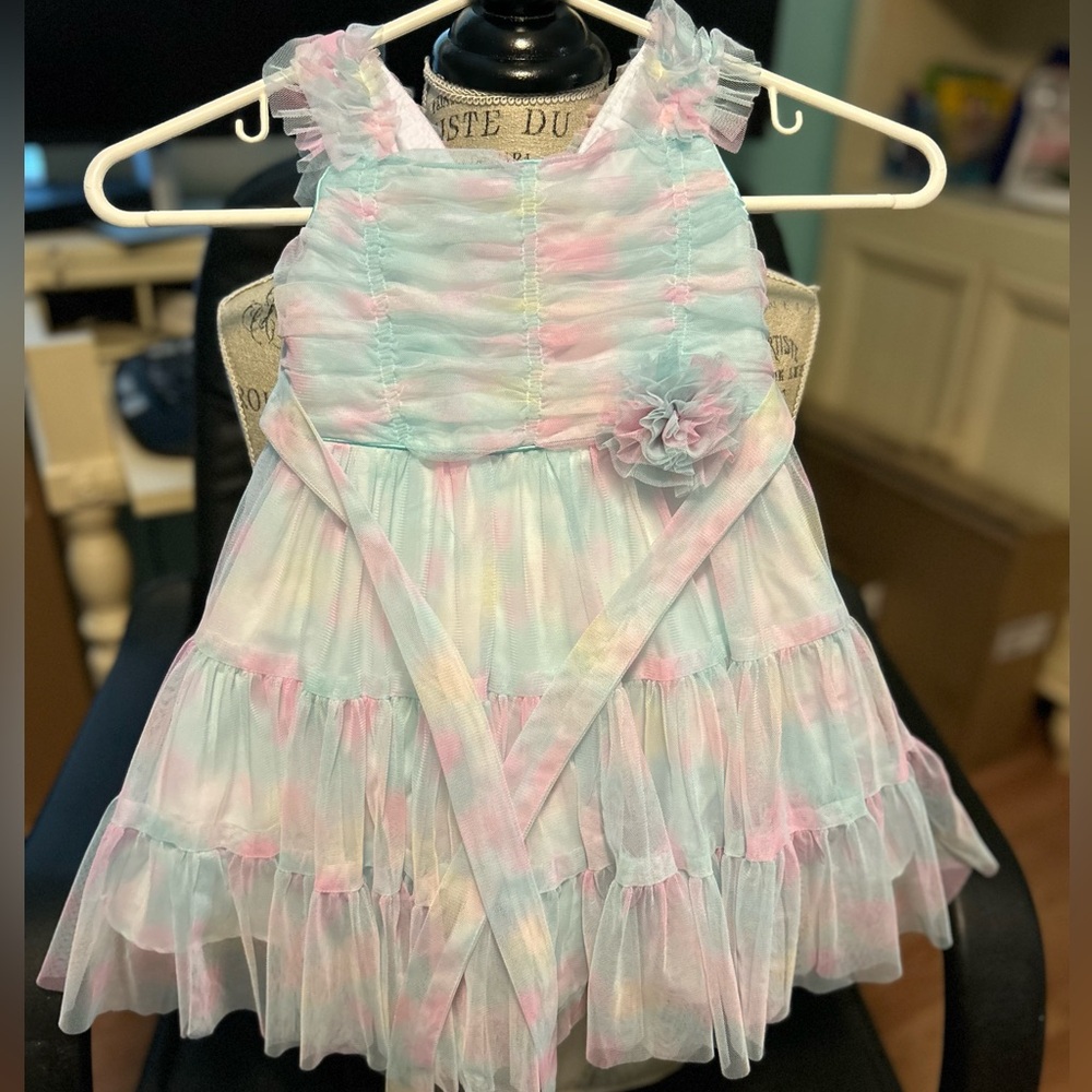 Beautiful pastel colored sleeveless dress by Jona Michelle. Size 3 Toddler.
